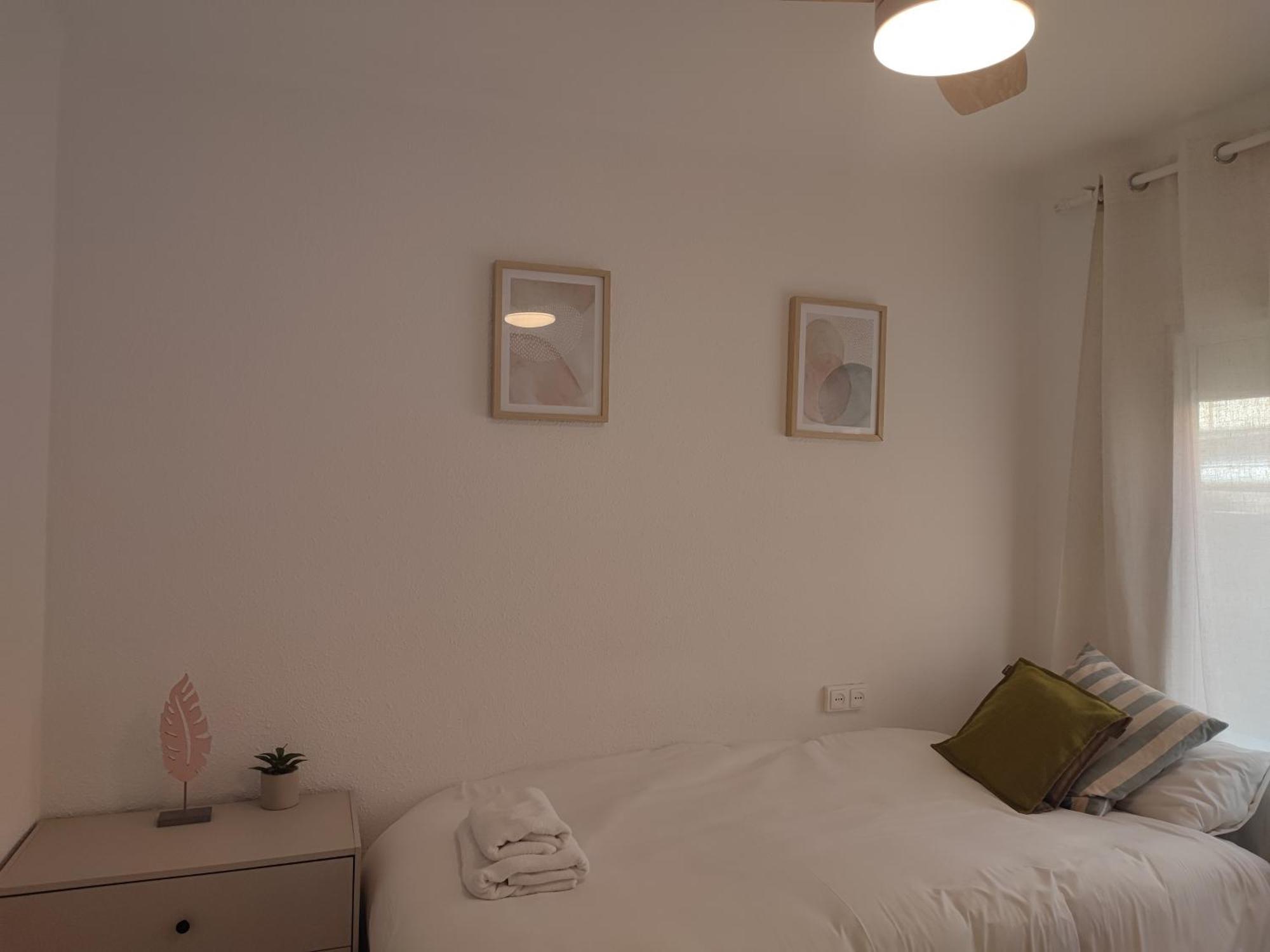 Feel Welcome Barcelona Apartment กอร์เนยา เดอ ลูเบรอกาต ภายนอก รูปภาพ