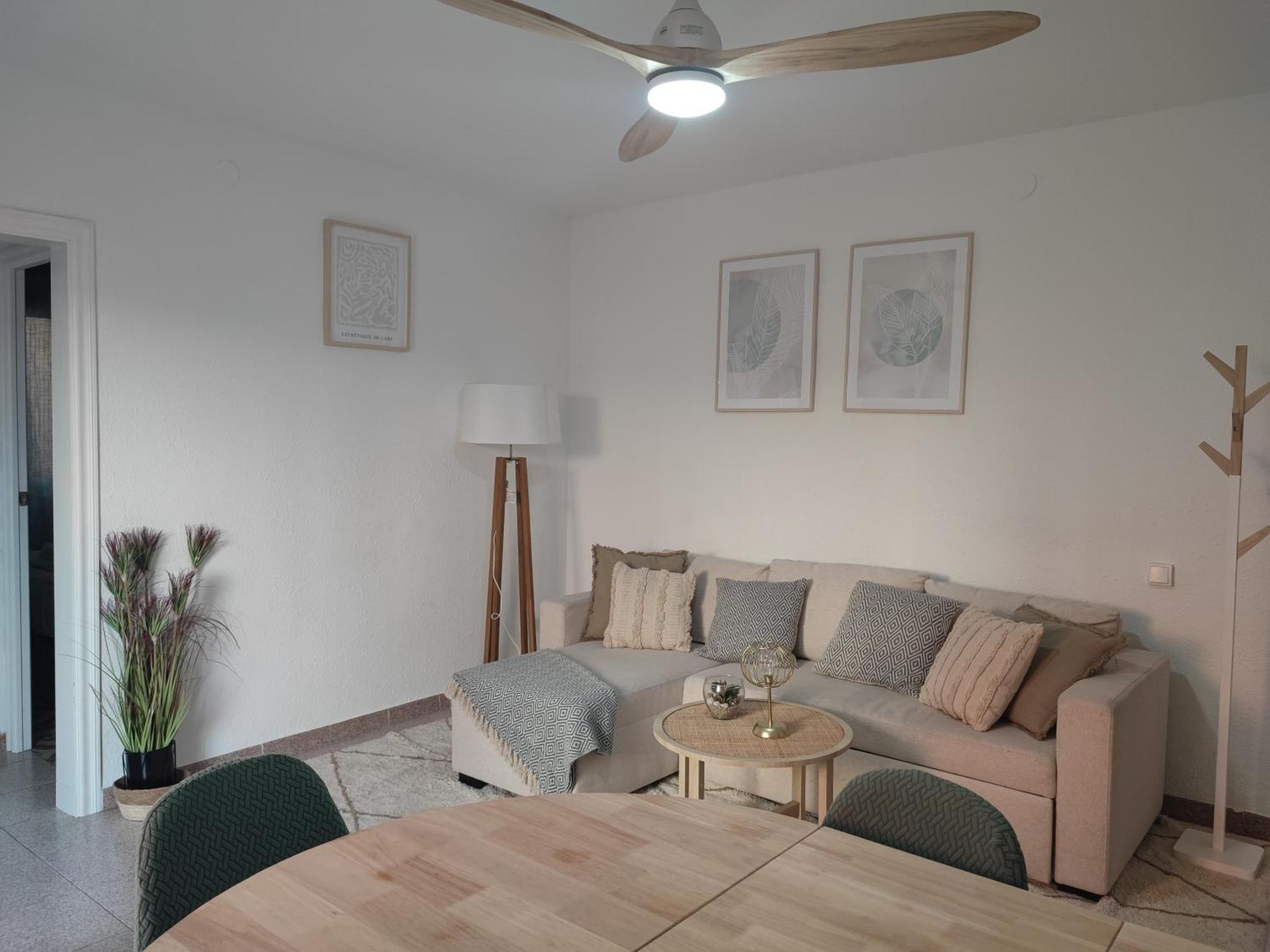 Feel Welcome Barcelona Apartment กอร์เนยา เดอ ลูเบรอกาต ภายนอก รูปภาพ