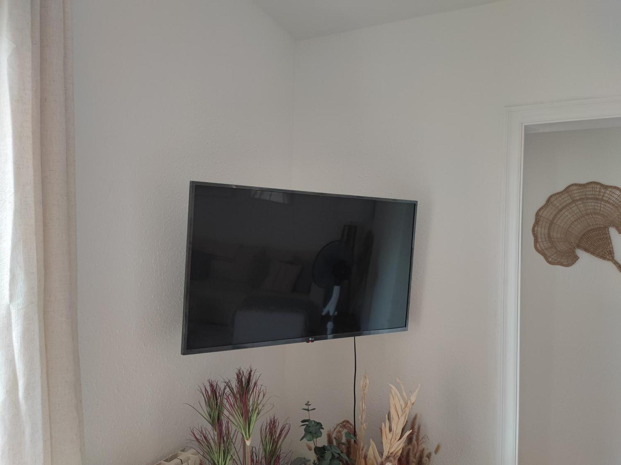 Feel Welcome Barcelona Apartment กอร์เนยา เดอ ลูเบรอกาต ภายนอก รูปภาพ